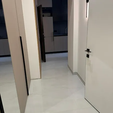 Leogrand On Rymlyanyna 6