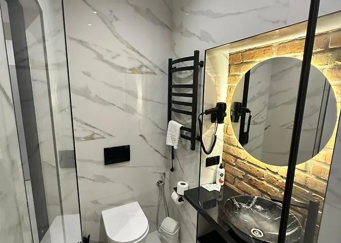 Leogrand On Rymlyanyna 6 *